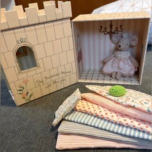 2019 Princess and the Pea Maileg set